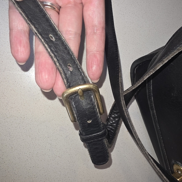 vintage Coach 9790 turnlock crossbody city bag purse black - Picture 5 of 13